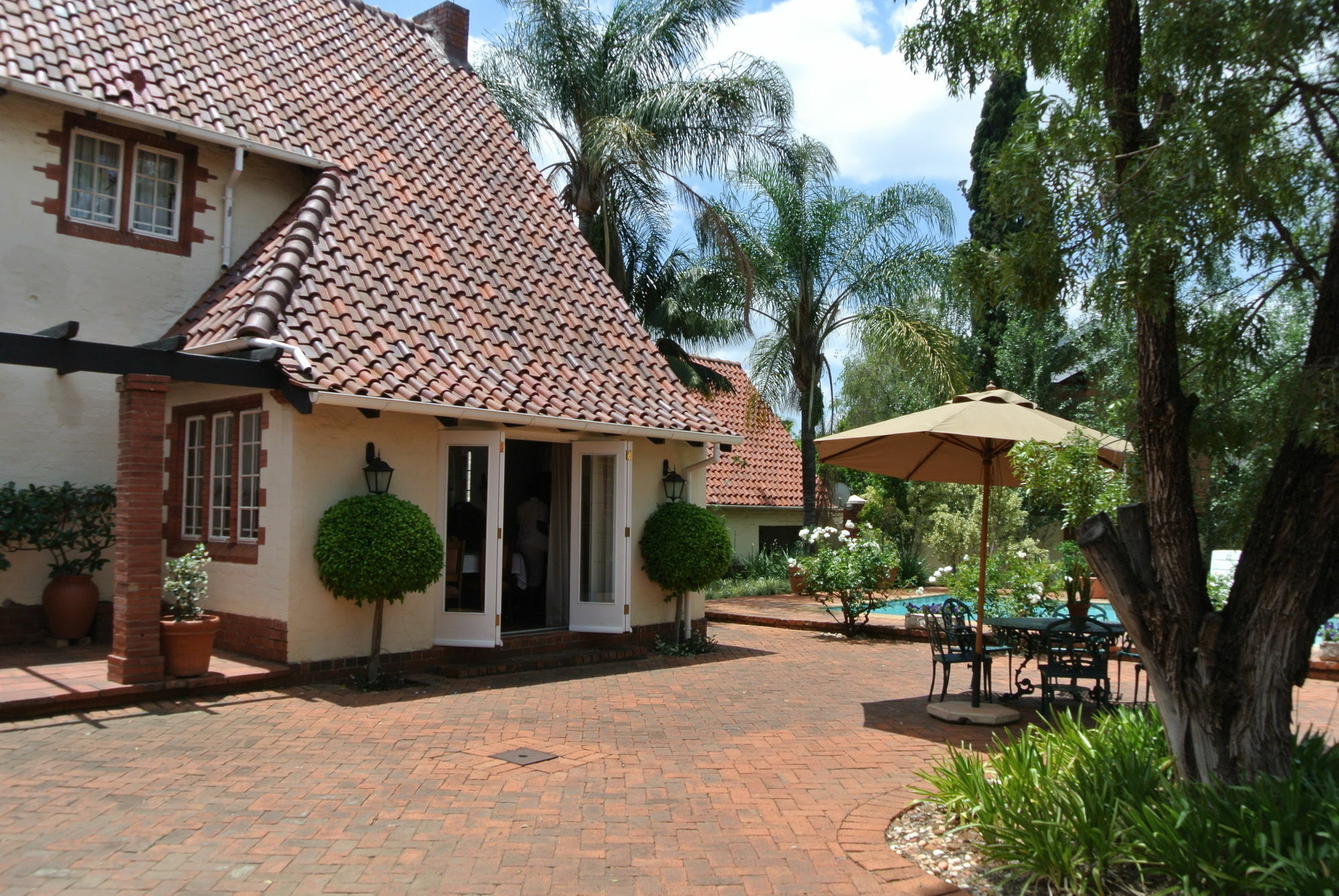 Brooklyn Manor Hotel Pretoria Exterior photo