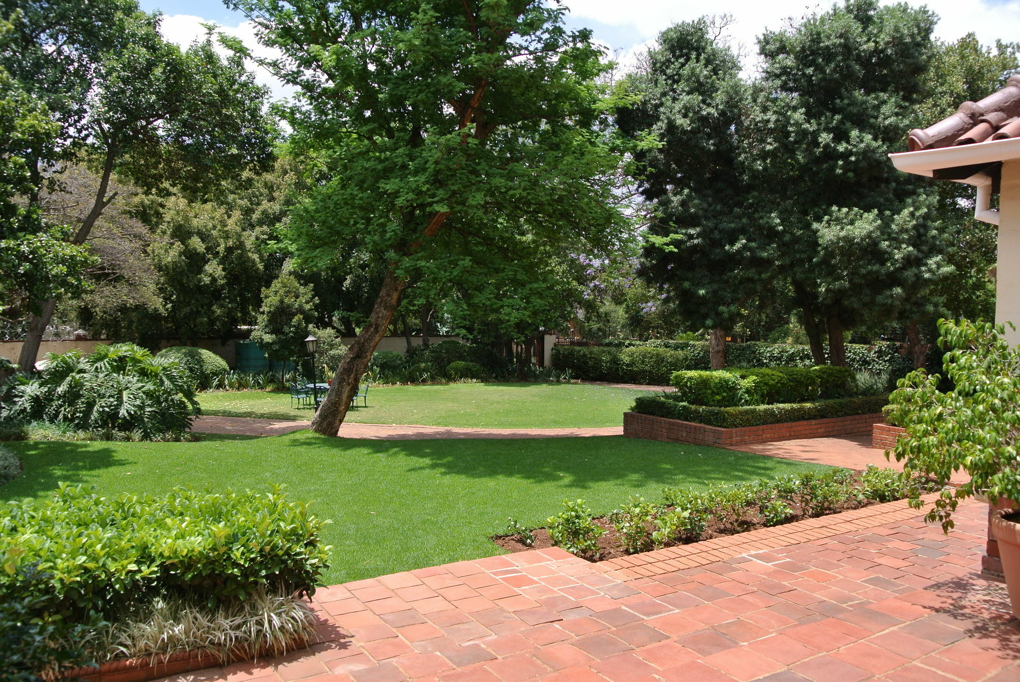 Brooklyn Manor Hotel Pretoria Exterior photo